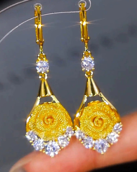 Eleganta Nätörhängen Med Rosmotiv