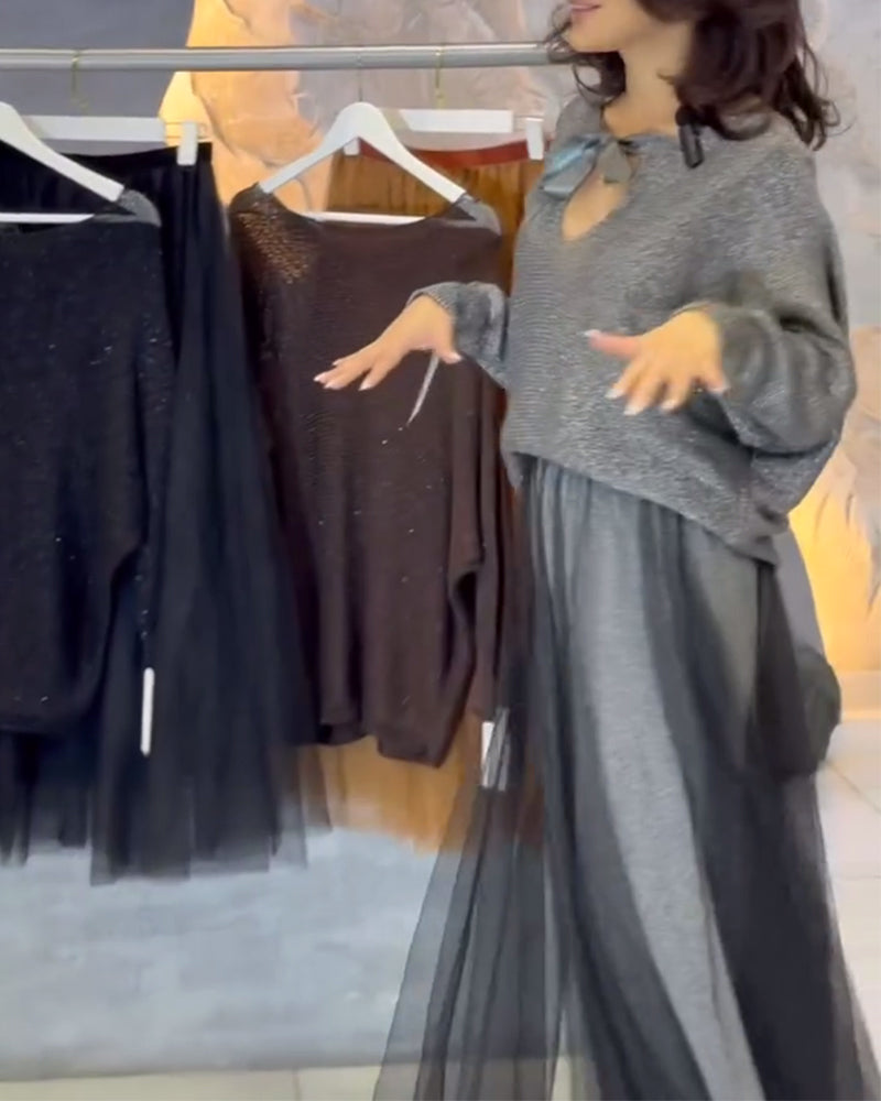 Pullover Och Kjol Med Fladdermusärmar Och Glimmer