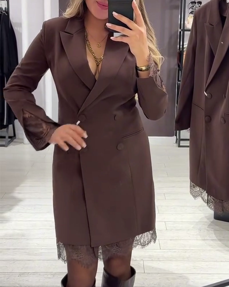 Klänning Med V-Ringning Och Insatser För Arbete