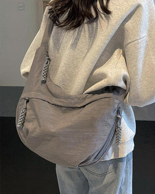 Nylon Dumpling Axelremsväska