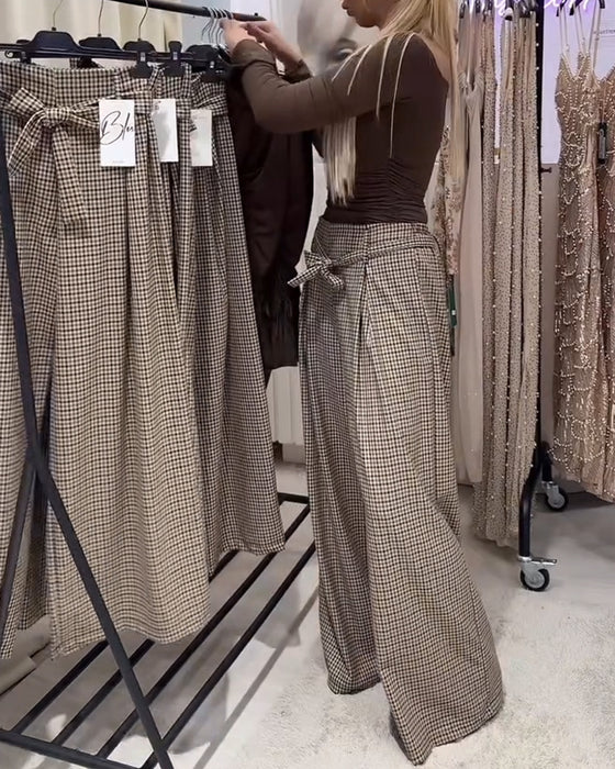 Vidbyxor I Hundtandsmönster Med ”Old Money”-Stil