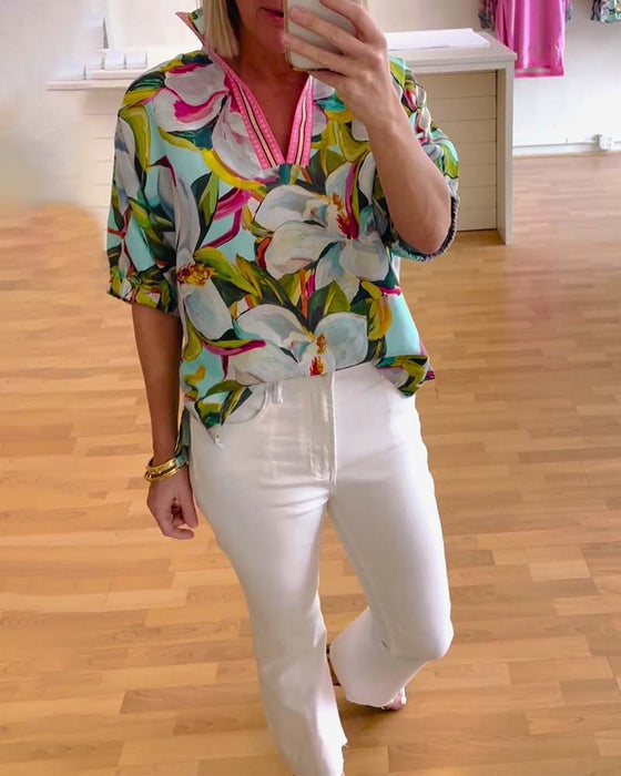 Blommönster med ställkrage med halvärm