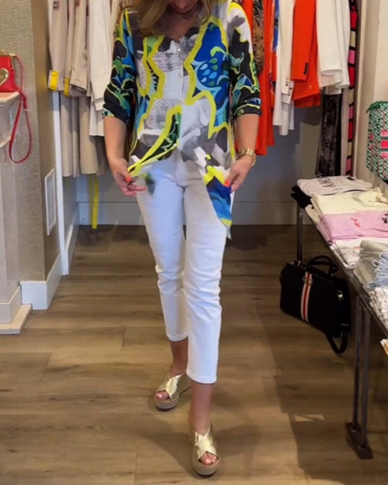 Blommig blus med V-ringning