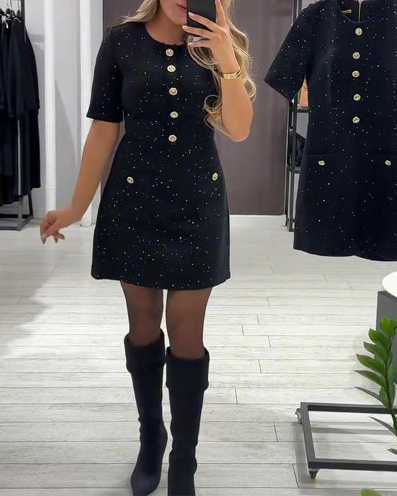 Klänning Kortärmad Fin Glänsande Knappar