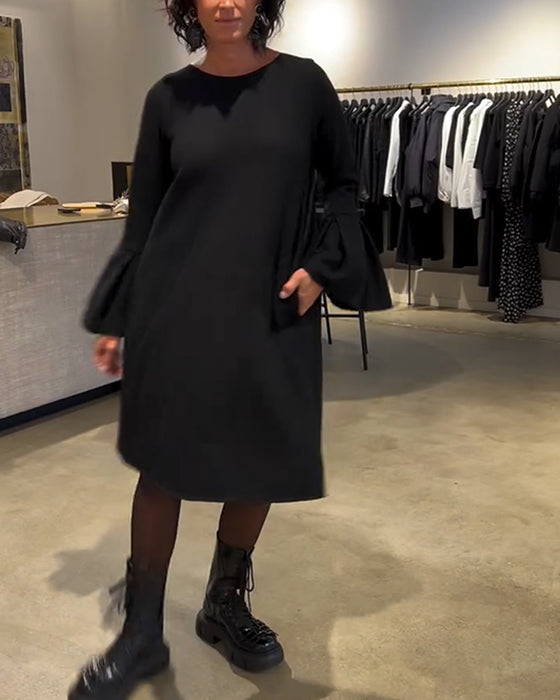 Klänning Enfärgad Flärpärm Rysch