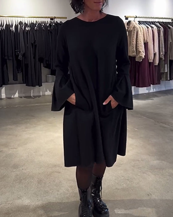 Klänning Enfärgad Flärpärm Rysch