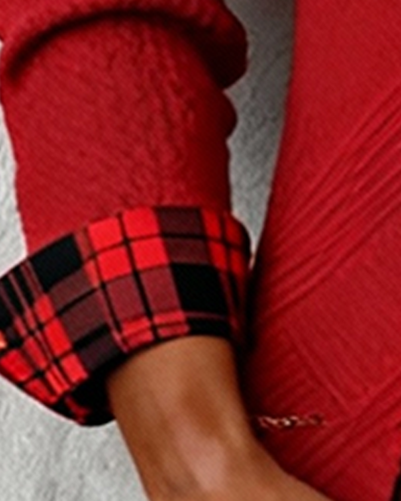 En Stilfull Blus Med Rutigt Lapptäcktsmönster