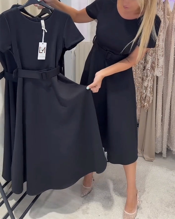 Klänning Rund Halsringning Kortärm Midjesydd A-linje