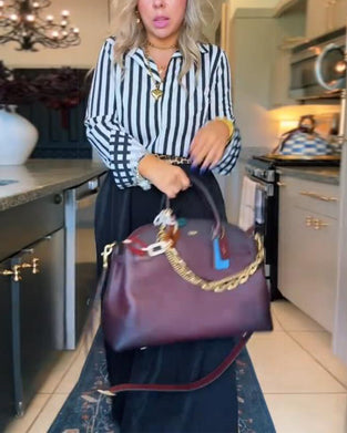 Blus Med Vertikala Strecket Mönster Och Elegant Stil