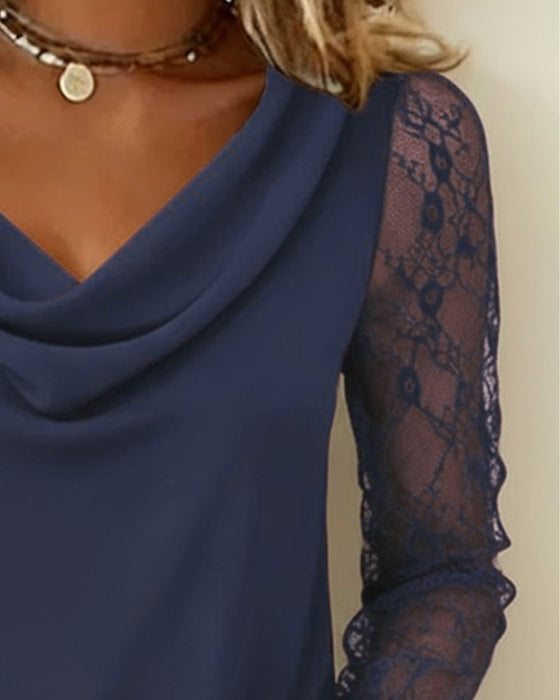 Topp Med Draperad Krage Och Lapptäcktsdetaljer