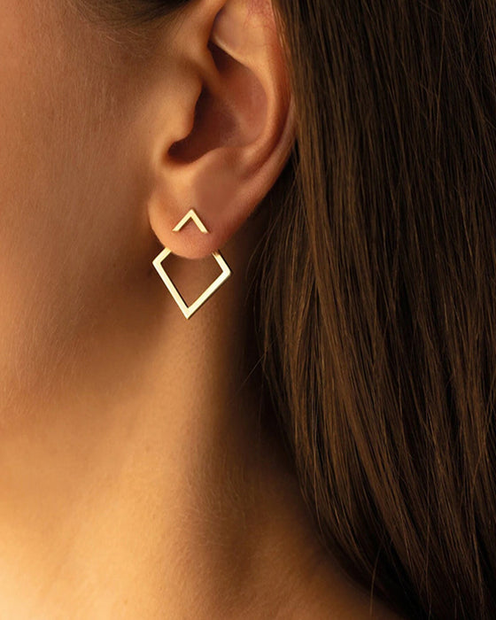 Enkla diamantformade eleganta örhängen