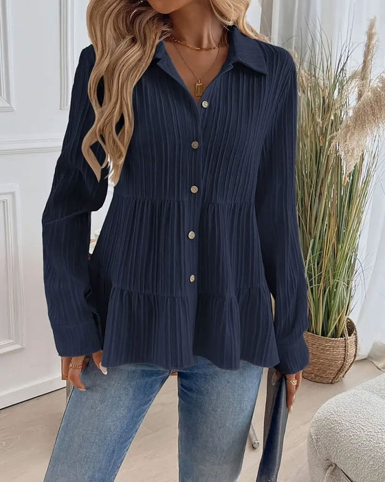 Elegant Skjorta Med Slagkrage Och Markerad Midja