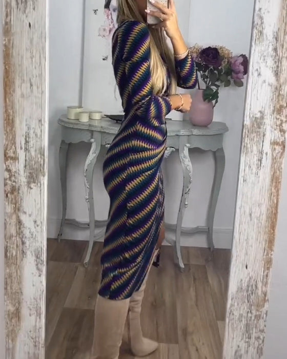 Sexig klänning med randig och hög hals