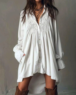 Spetsinskjuten Klänning Med Lanternärmar