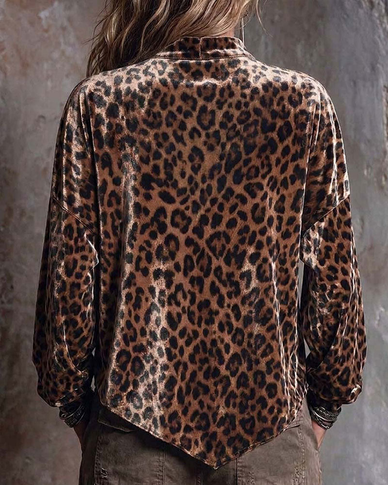 Blus V-Hals Leopard Oregelbunden