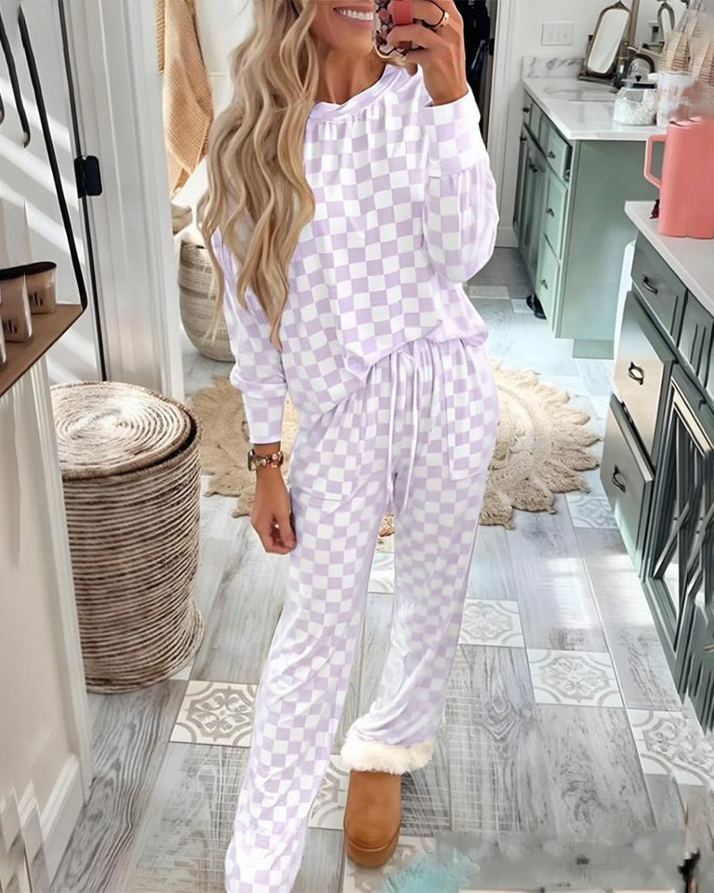 Tvådelade set med rund halsringning och rutigt mönster