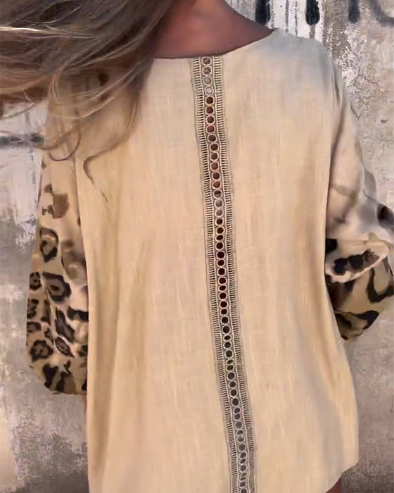 T-shirt med rund hals och leopardmönster