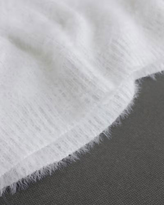 Pullover Kedjedetalj Off-The-Shoulder Fluffig
