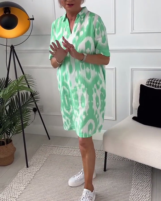 Klänning med kort ärm och tryck