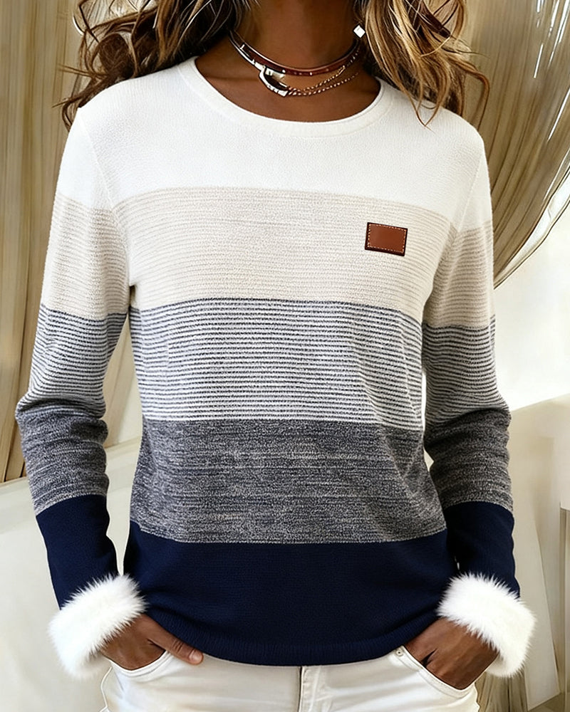 Modernt Randigt Topp Med Runt Halsringning