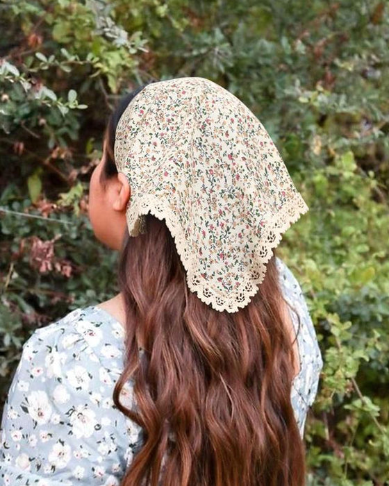 Liten Blommig Triangelscarf