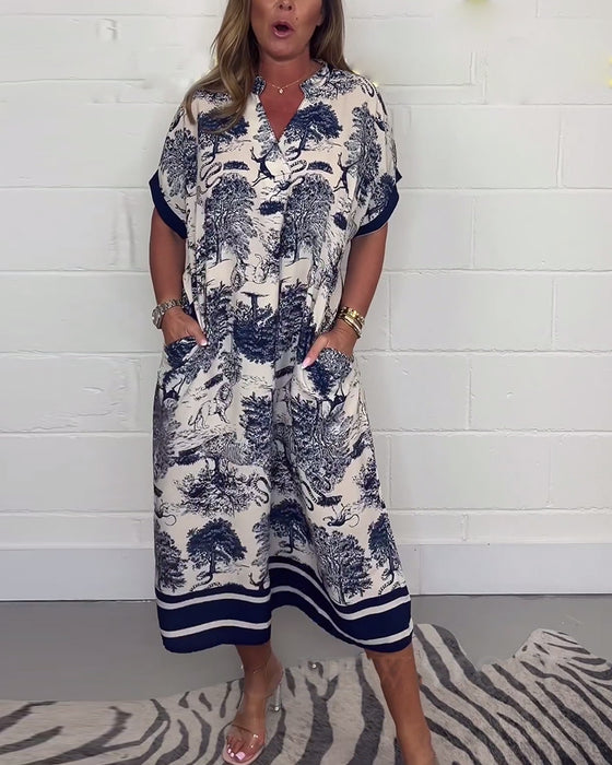 V-ringad fickklänning med djurtryck