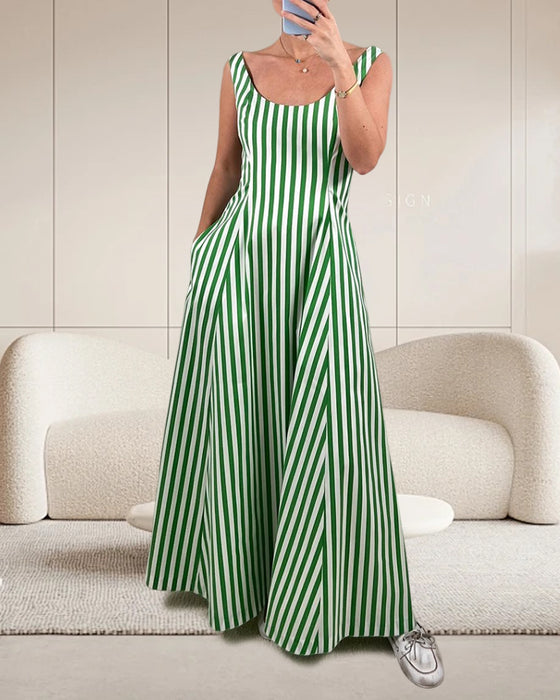 Avslappnad ärmlös fickklänning med tryck med vertikala ränder