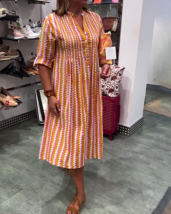 Klänning med vågmönster