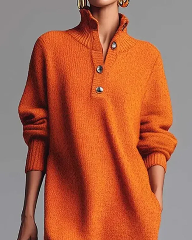 Enfärgad Klänning Med Knappar Och Hög Halsringning