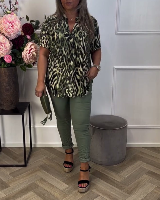 Blus Moderiktig Leopardtryck Kortärmad