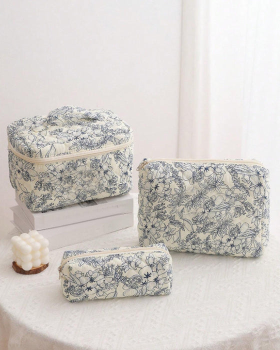 Set med kosmetikväska i tre delar