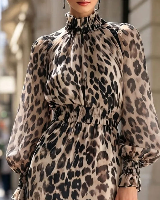 Klänning Hög Hals Leopard Knip Midja Ruffle