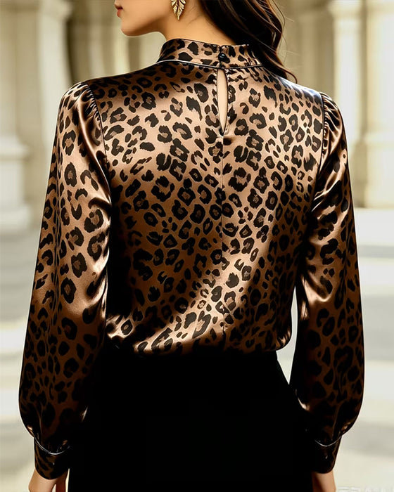 Blus Mock Neck Leopard Kontrast Drapering
