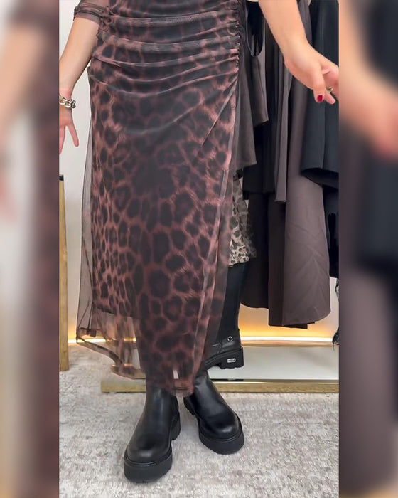 Moderiktig Klänning Med Leopardmönster