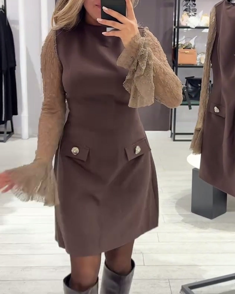 Stilfull Och Elegant Klänning Med Klockärmar