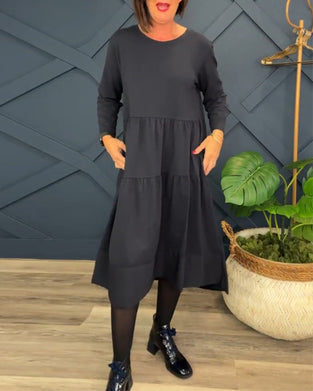 Casual enfärgad patchworkklänning med rund hals