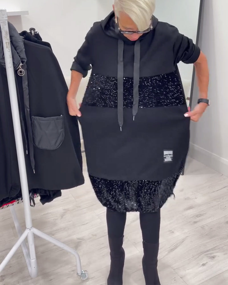 Klänning Med Huva Och Moderiktig Patchwork