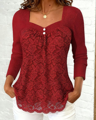 Långärmad Topp Med Fyrkantig Halsringning Och Lapptäcktsdetaljer