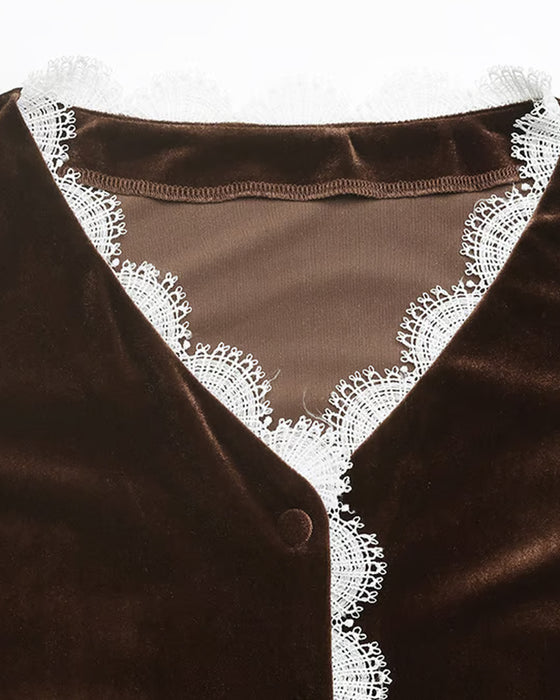 Top Med Spets Panel Detalj, V-Hals Design Och Feminint Stil