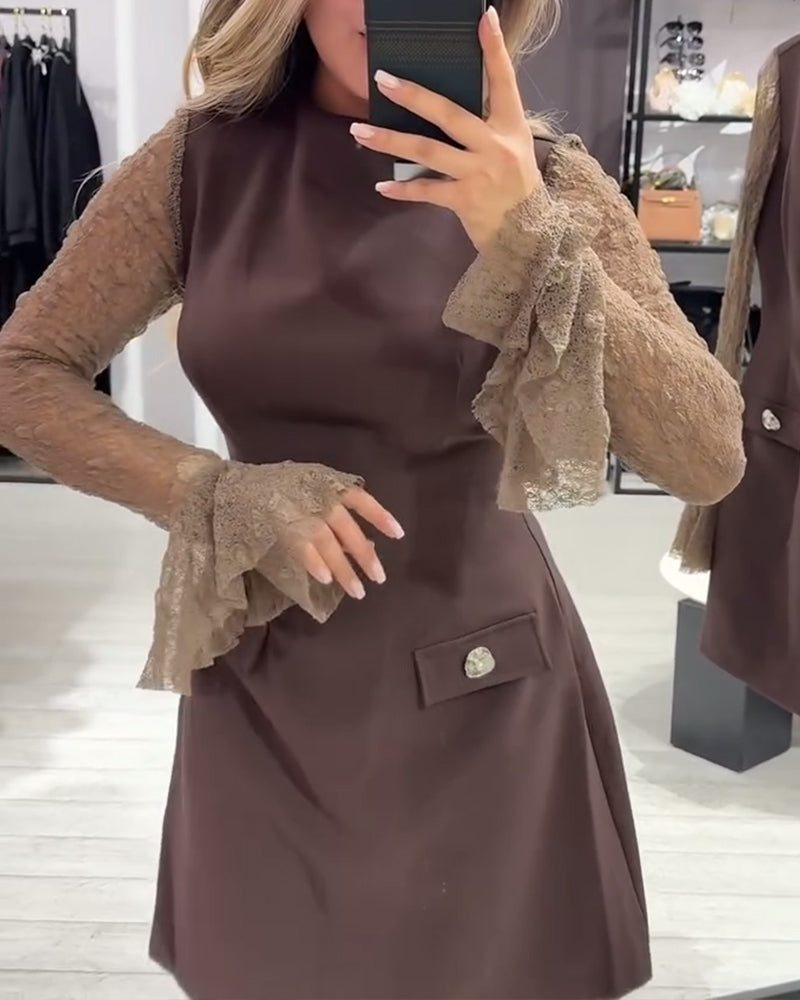 Stilfull Och Elegant Klänning Med Klockärmar