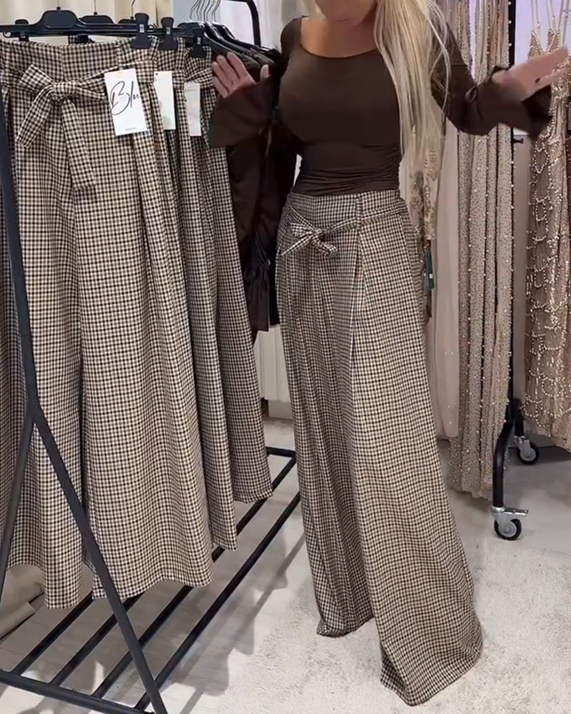 Vidbyxor I Hundtandsmönster Med ”Old Money”-Stil