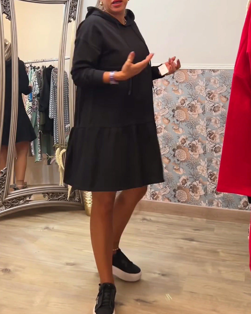 Enfärgad casual huvklänning med dragsko