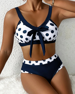 Bikini i avslappnad, prickig tvådelad bikini