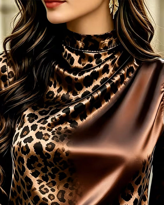 Blus Mock Neck Leopard Kontrast Drapering