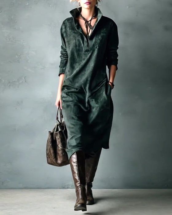 Elegant klänning med enfärgad ficka