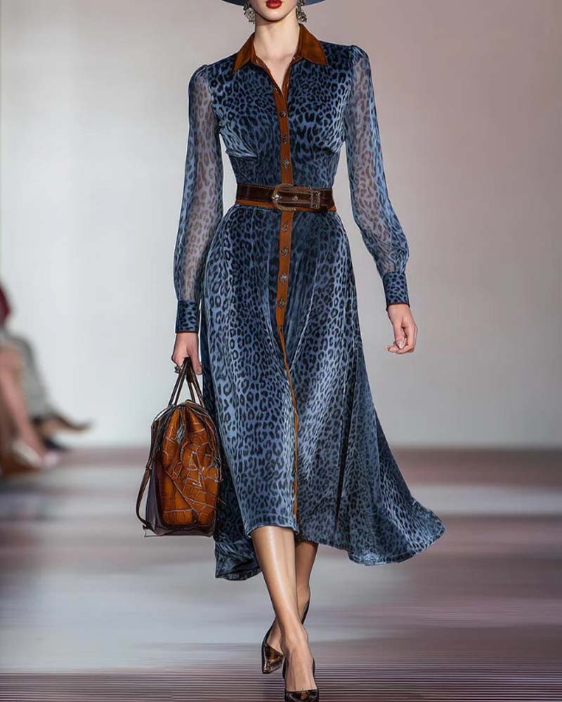 Modern Klänning Med Leopardtryck Och Lappverk