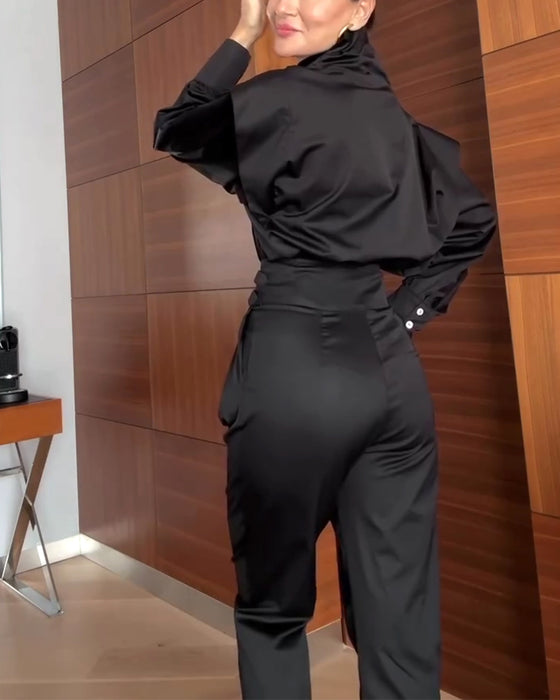 Elegant Och Stilfull Topp Med Hög Halsring