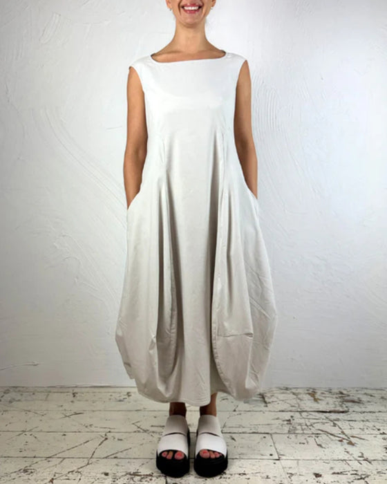 Enfärgad ärmlös avslappnad klänning