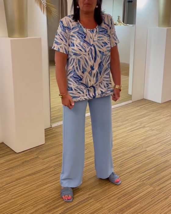 Tryckt kortärmad plisserad blus med rund hals