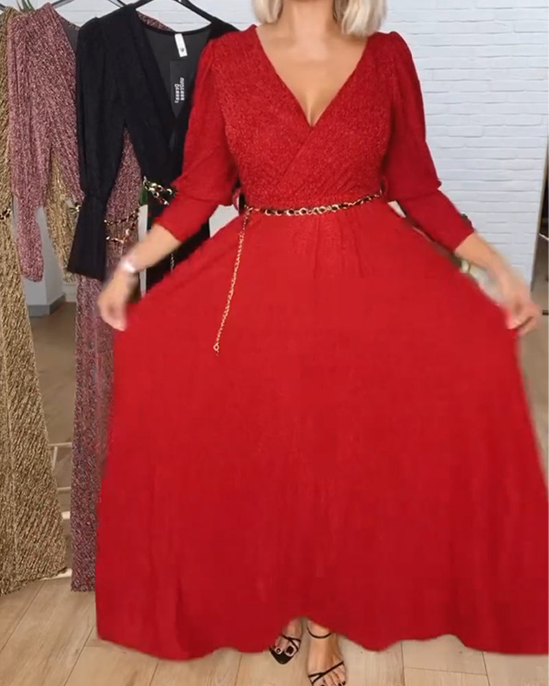 Stilfull Klänning I Enfärgad Med V-Ringning